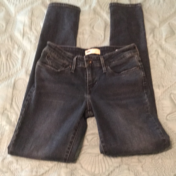 ❤️(82) Ladies vintage Levi’s size 25x 32, Demi curve super stretchy skinny jeans - Picture 5 of 11